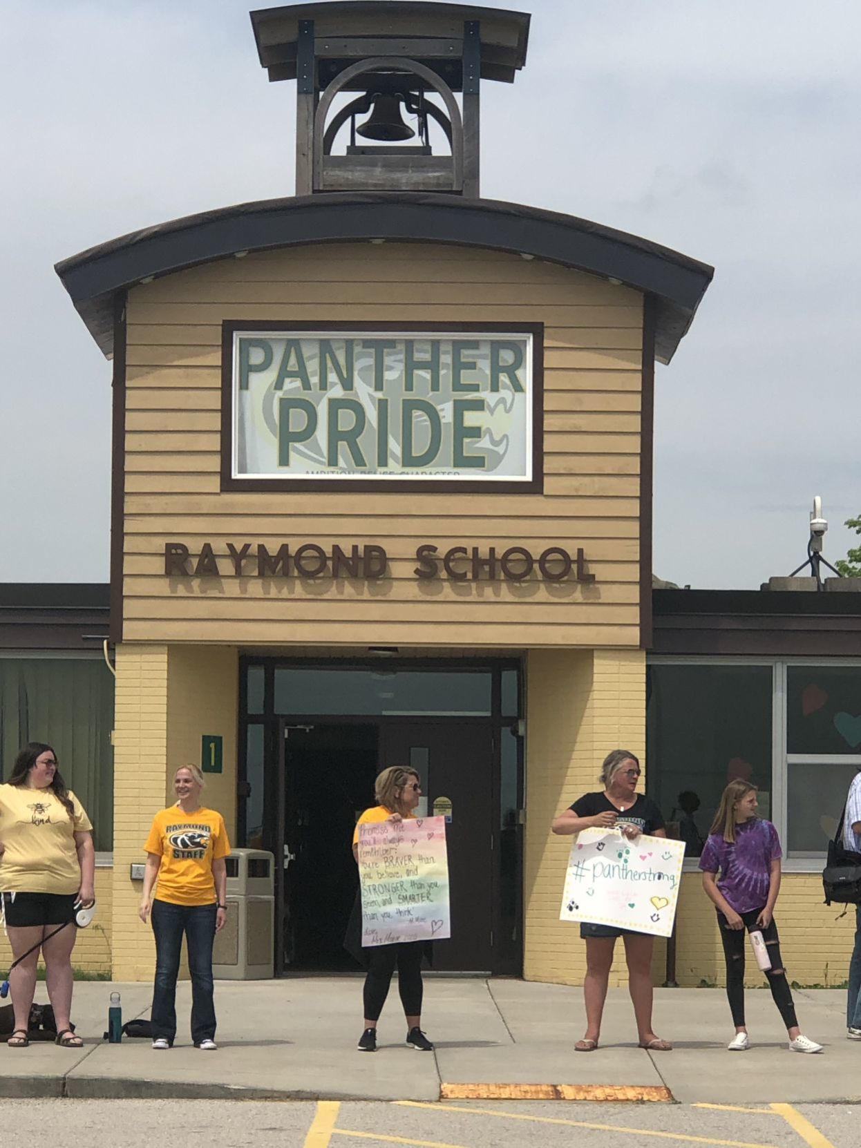 Raymond School’s Annual Wave Goodbye
